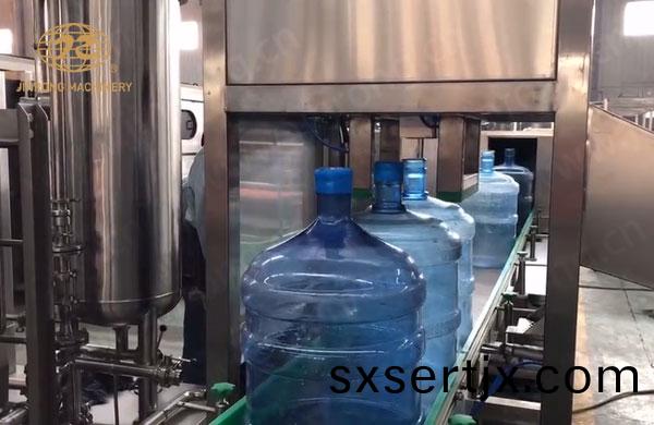 桶裝水拔蓋(gai)機