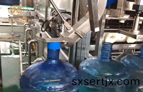 桶裝水(shui)壓蓋部分