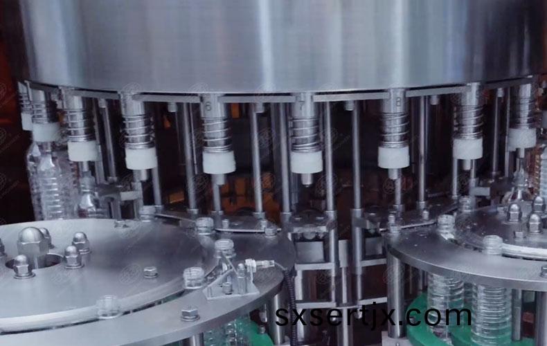鑛泉水灌裝機