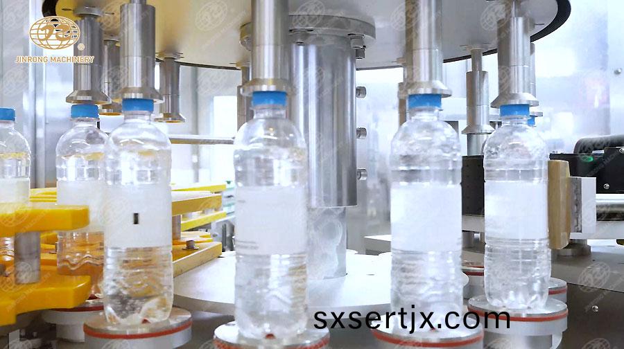 OPP熱熔膠貼(tie)標設備-7