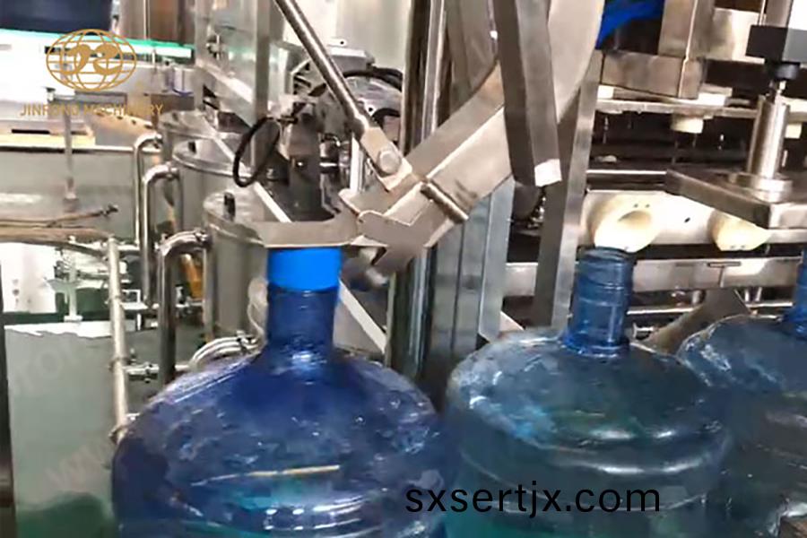 3加崙桶裝(zhuang)水灌裝機